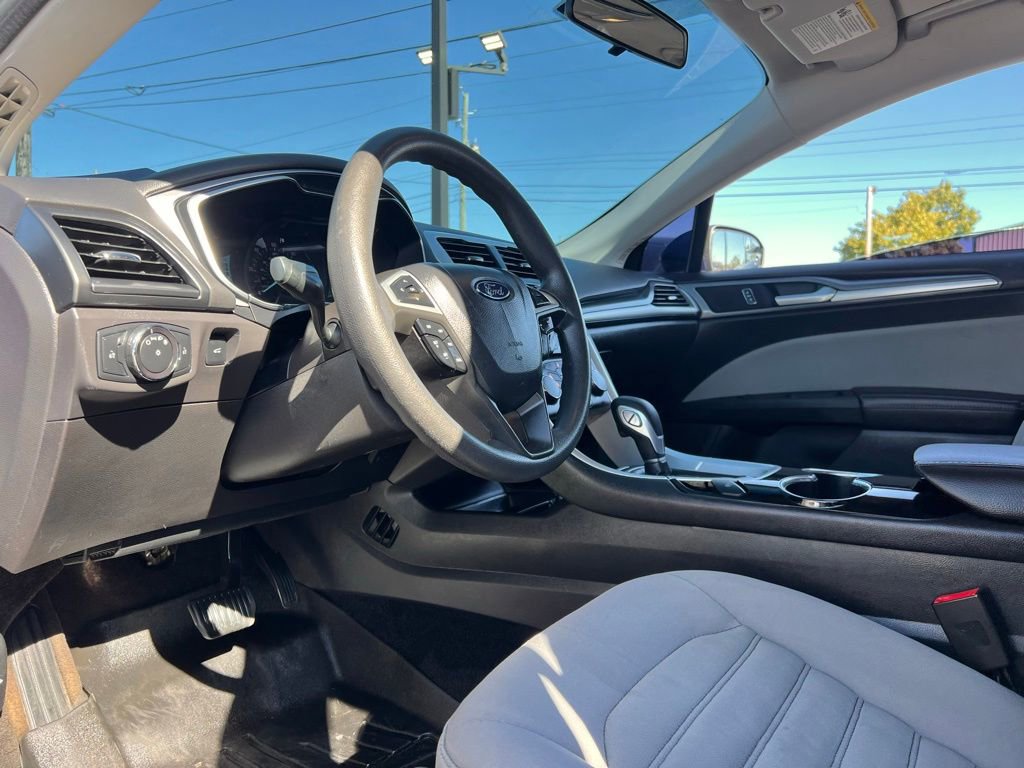 Used 2014 Ford Fusion S image 2