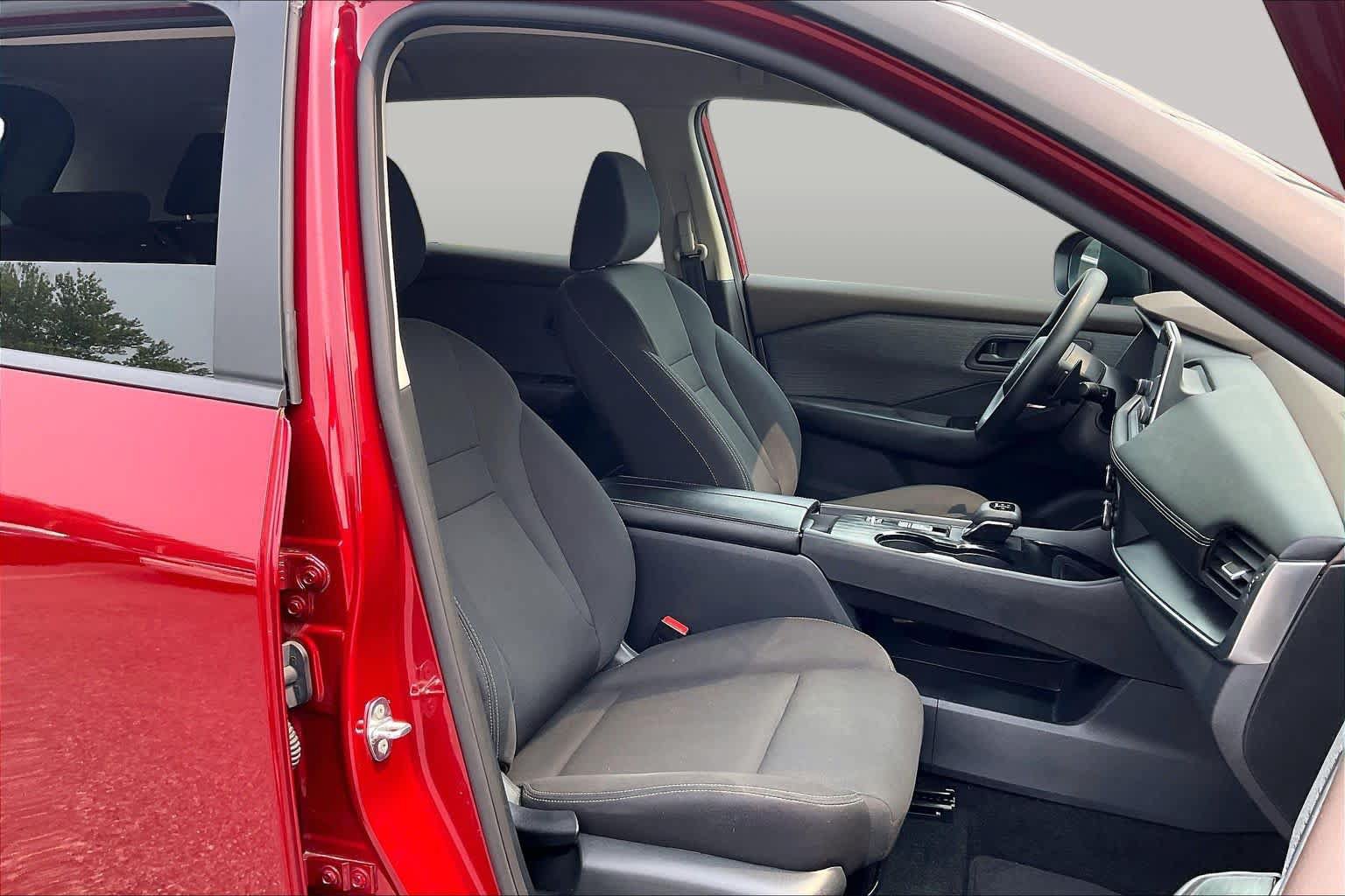 Used 2023 Nissan Rogue S FWD image 8