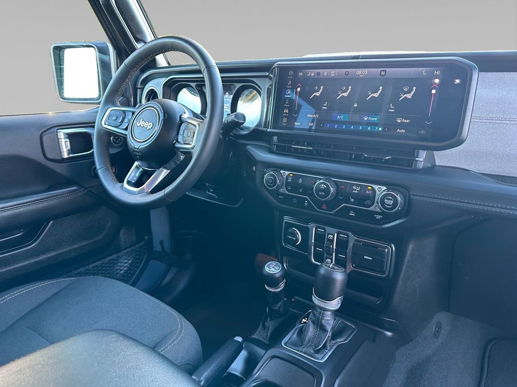 Used 2024 Jeep Wrangler Unlimited Sahara AWD/4WD image 19