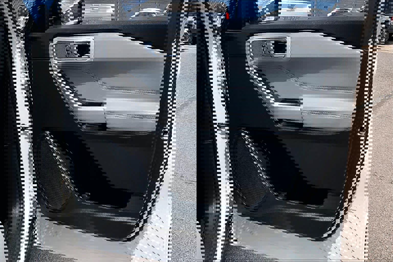 Certified 2021 Ford Explorer XLT w/ Equipment Group 202A image 21