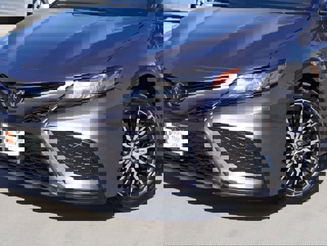 Used 2023 Toyota Camry SE image 4
