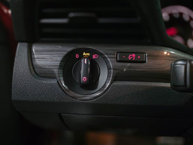 Used 2020 Volkswagen Passat 2.0T R-Line image 27