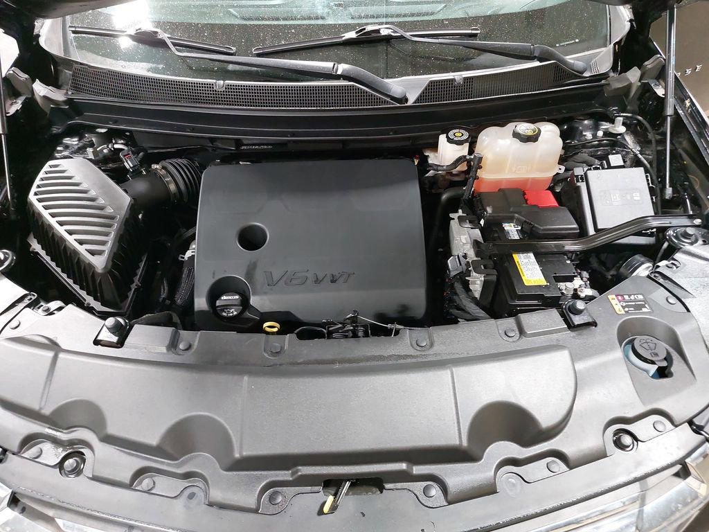 Used 2022 Chevrolet Traverse LT image 30