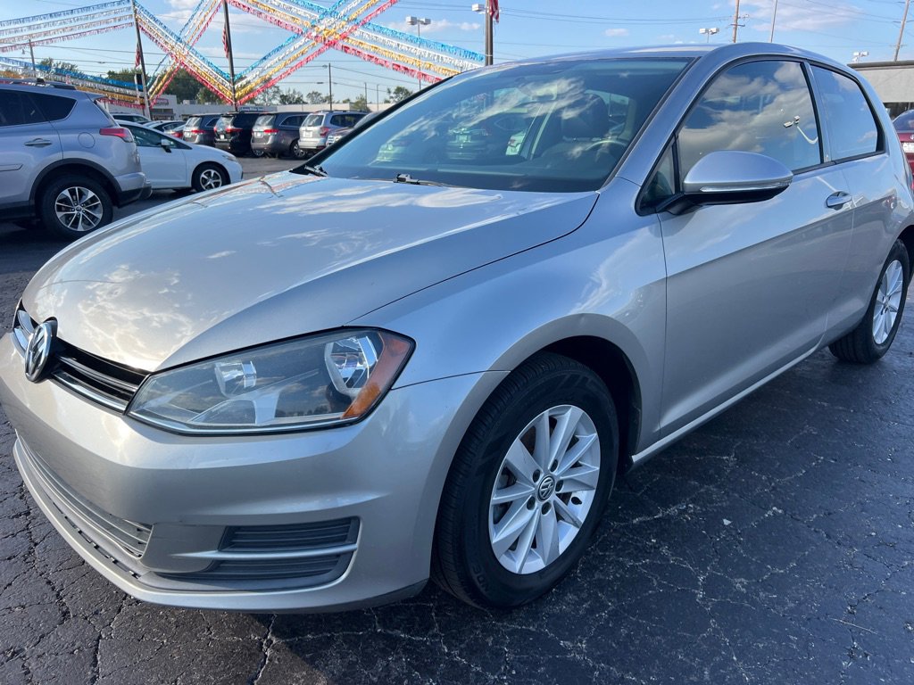 Used 2015 Volkswagen Golf S image 3
