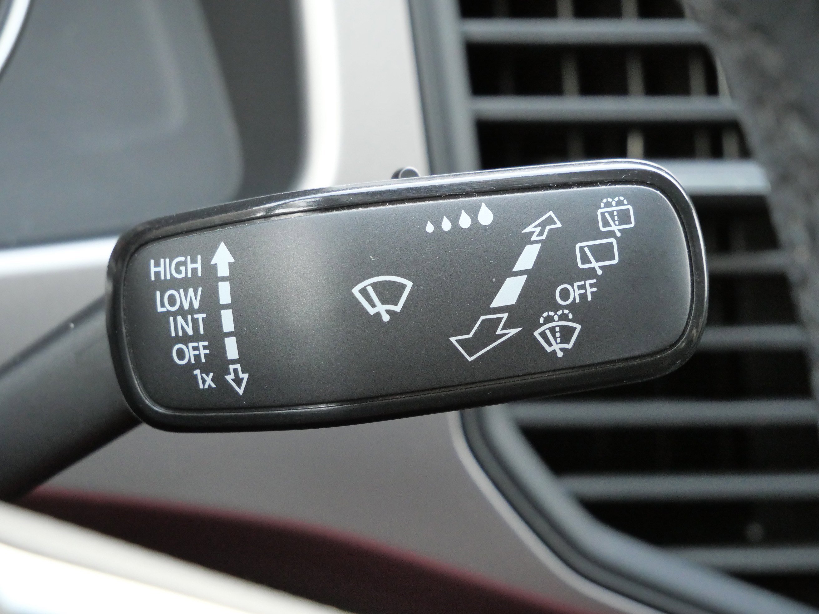 Certified 2021 Volkswagen Atlas SE image 33