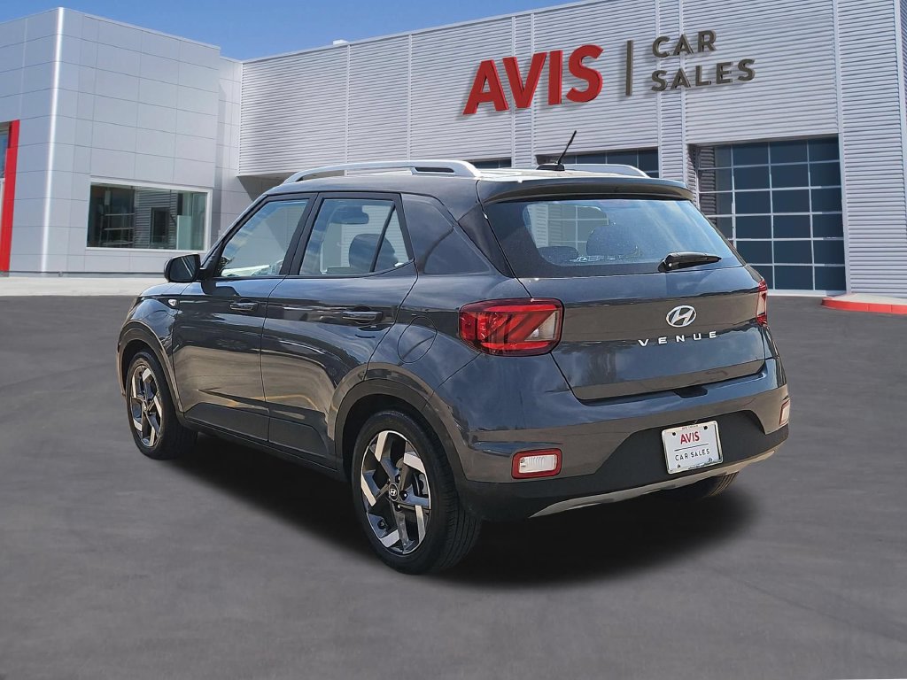 Used 2025 Hyundai Venue SEL FWD image 9