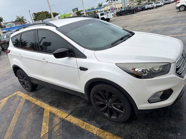 Used 2019 Ford Escape SE FWD image 4