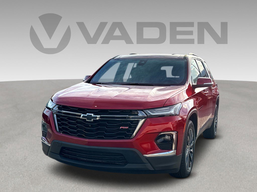 Used 2023 Chevrolet Traverse RS image 3