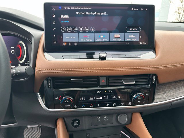 Used 2024 Nissan Rogue Platinum w/ Platinum Premium Package AWD/4WD image 27
