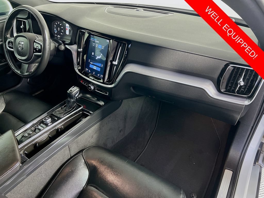 Used 2020 Volvo S60 T5 Momentum FWD image 30