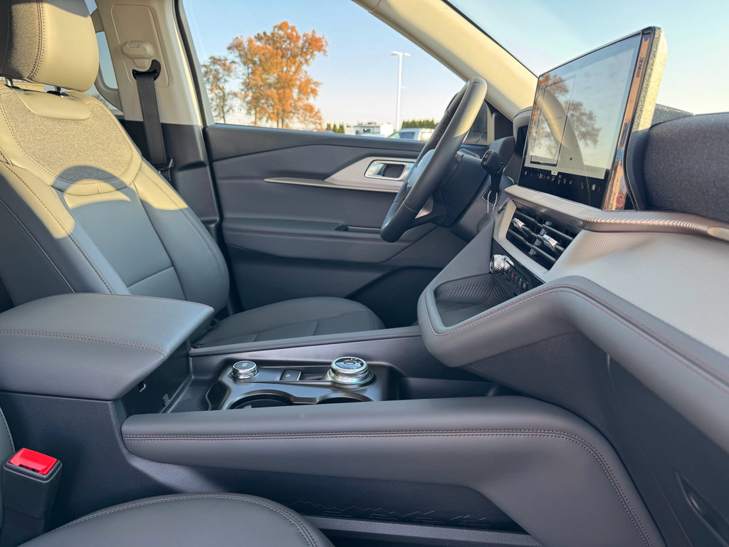 New 2026 Ford Explorer Active w/ Active Comfort Package image 14