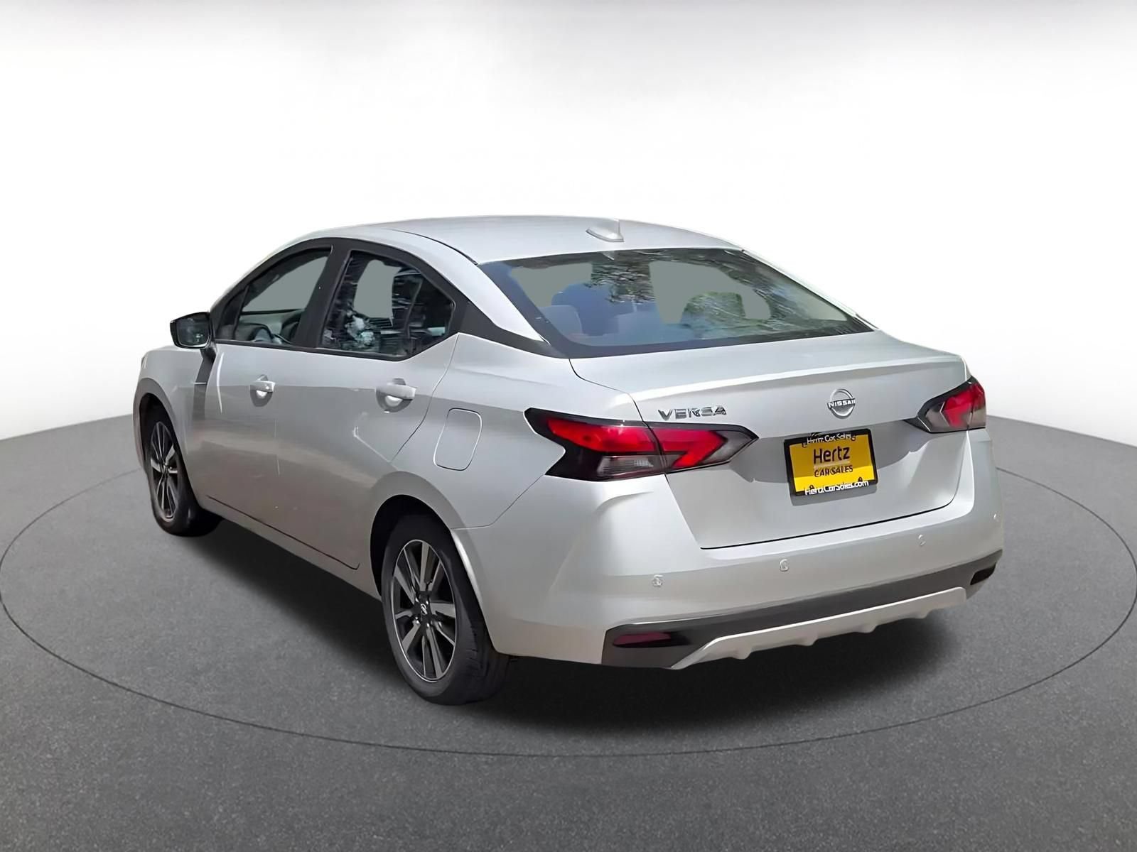 Used 2025 Nissan Versa SV FWD image 10