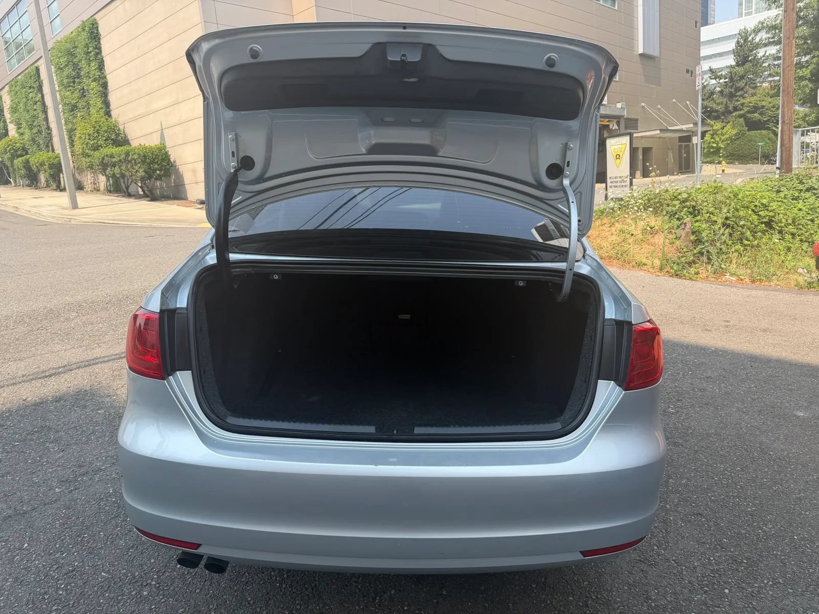 Used 2013 Volkswagen Jetta TDI FWD image 12