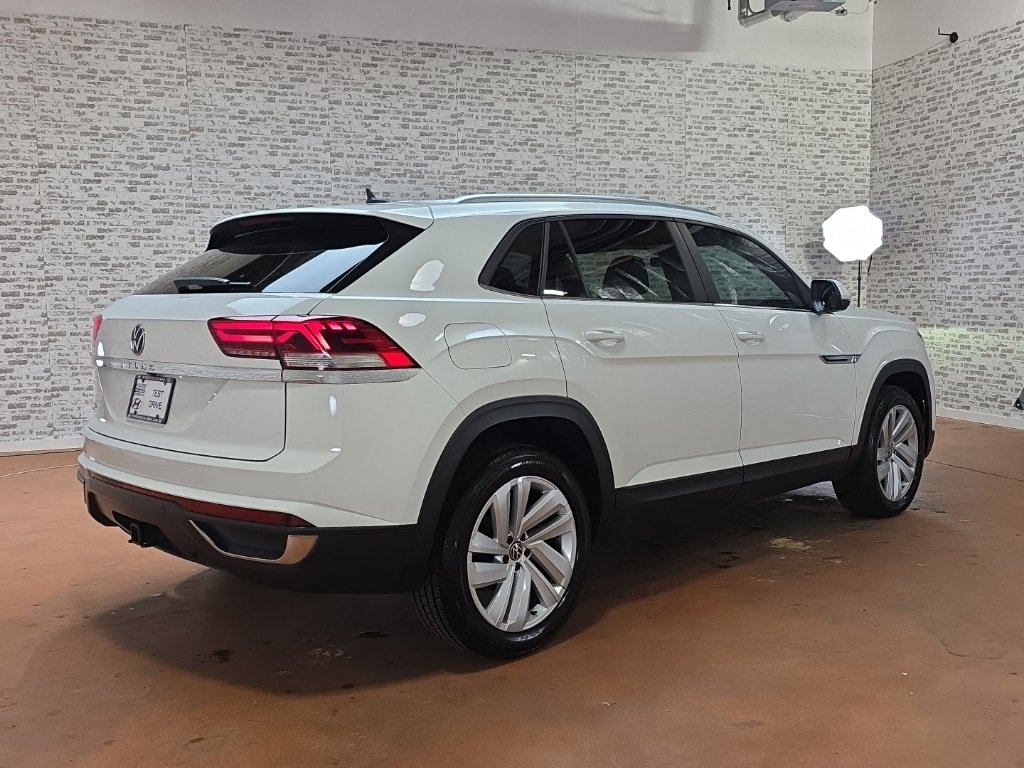 Used 2020 Volkswagen Atlas Cross Sport SE w/ Towing Package image 9