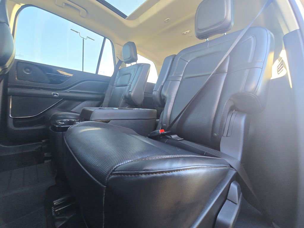 Used 2025 Lincoln Aviator Reserve w/ Jet Appearance Package AWD/4WD image 12