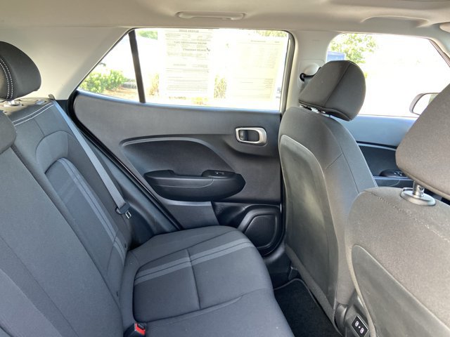 Used 2025 Hyundai Venue SEL FWD image 21