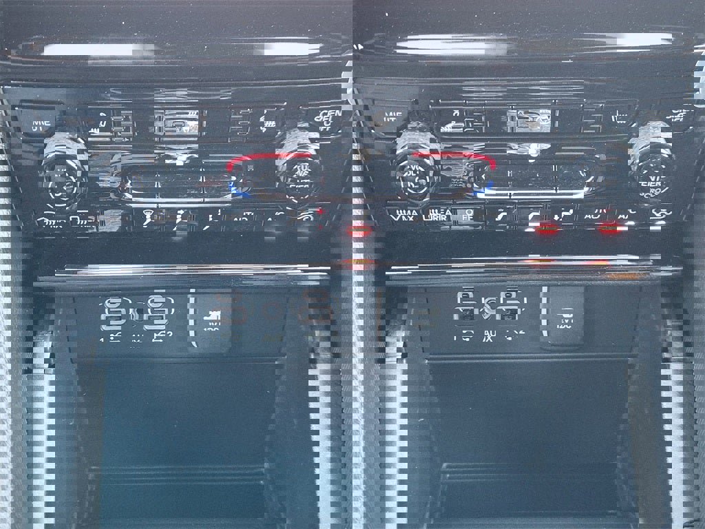 New 2025 Jeep Grand Cherokee L Limited w/ Trailer Tow Package image 15