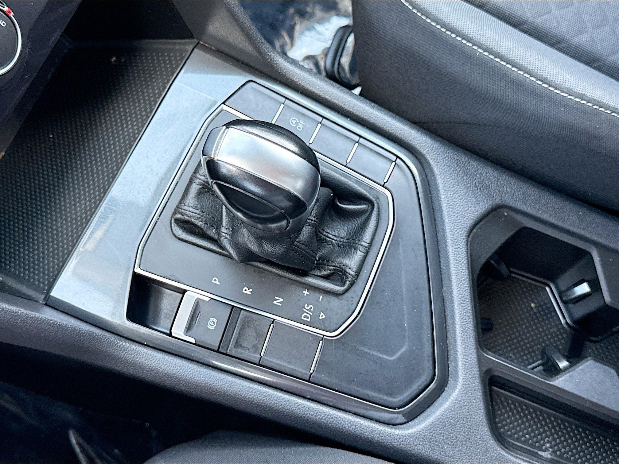 Used 2021 Volkswagen Tiguan S FWD image 26