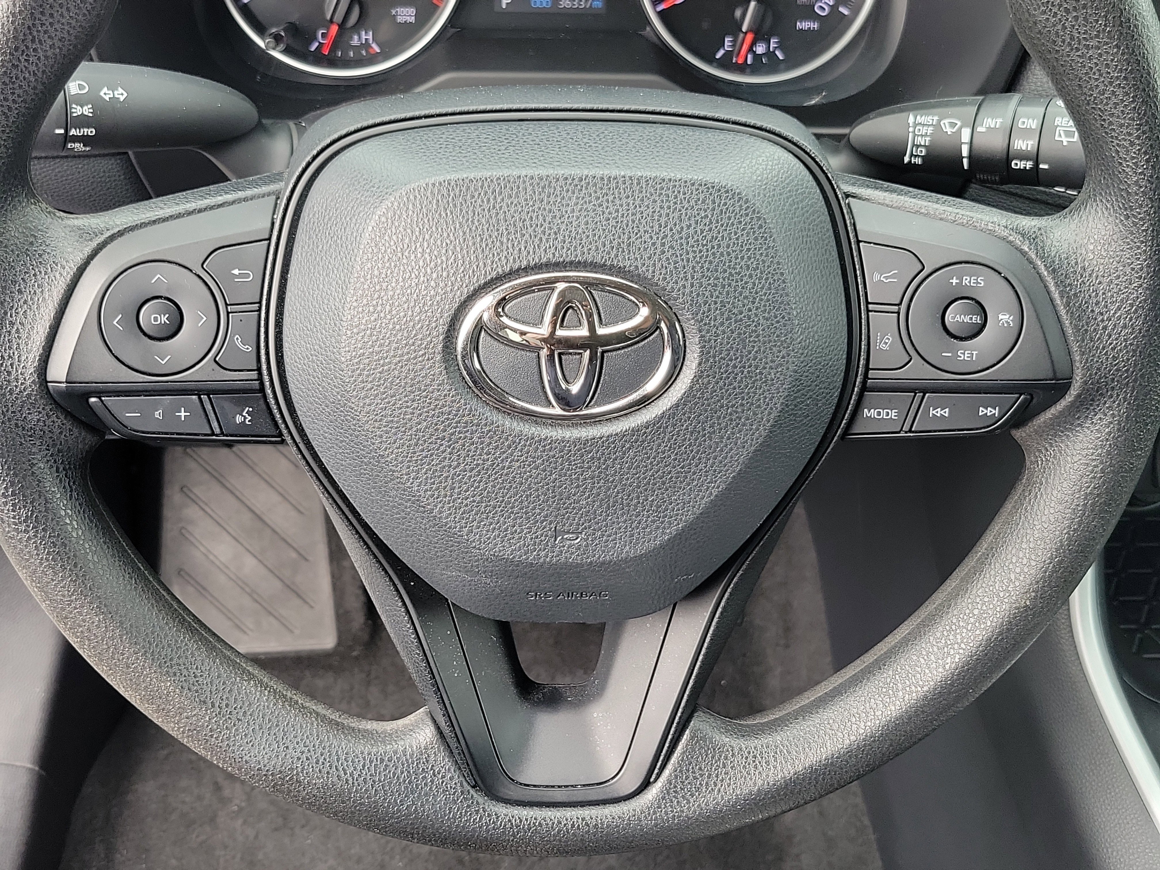 Used 2022 Toyota RAV4 XLE image 24