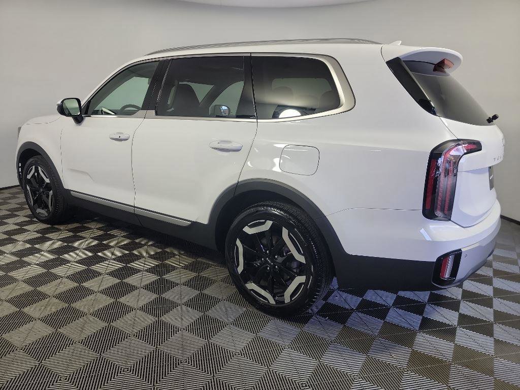 Certified 2023 Kia Telluride EX image 10
