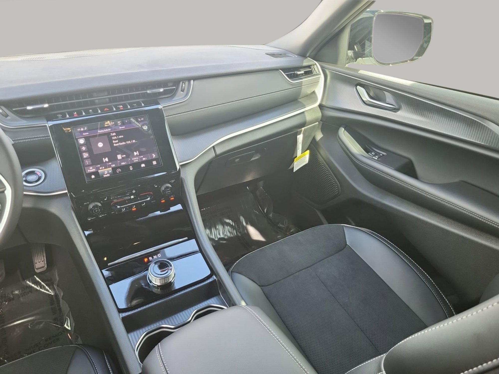 New 2025 Jeep Grand Cherokee L Altitude image 14