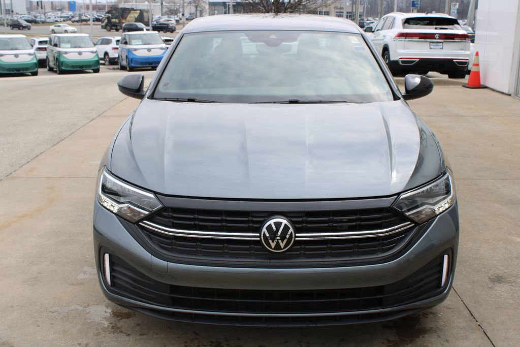 Certified 2024 Volkswagen Jetta Sport image 2