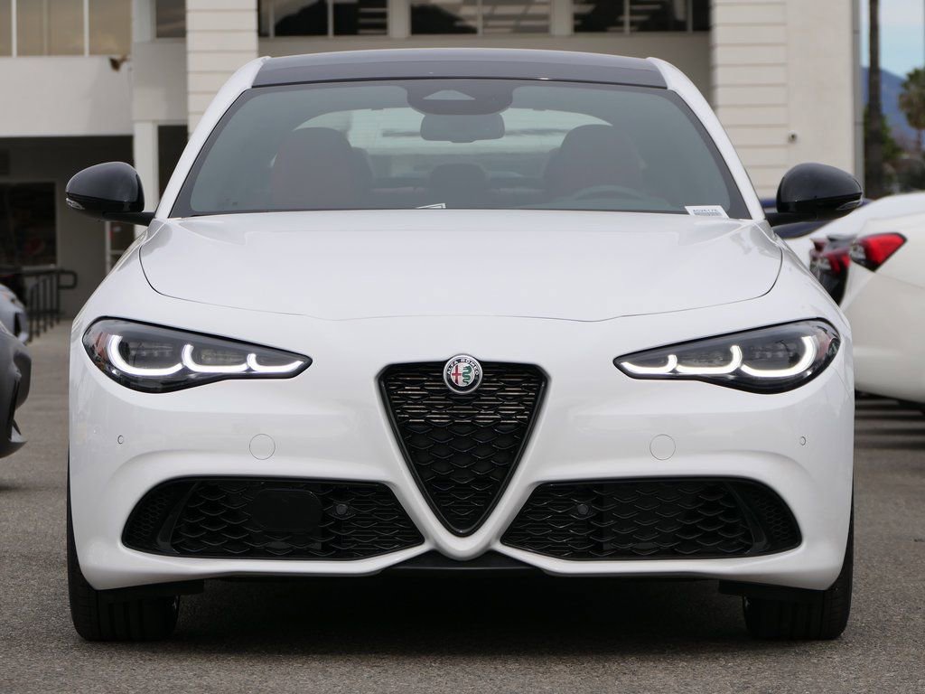 New 2025 Alfa Romeo Giulia AWD image 9
