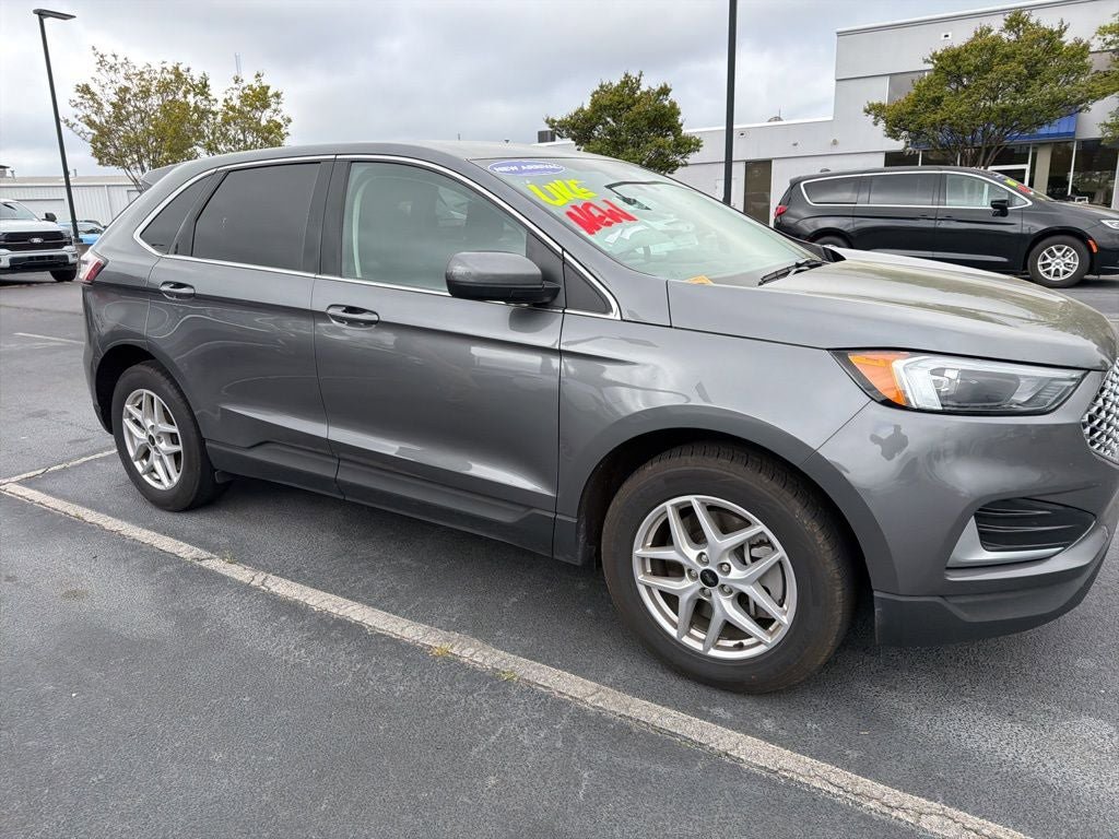 Used 2024 Ford Edge SEL image 6