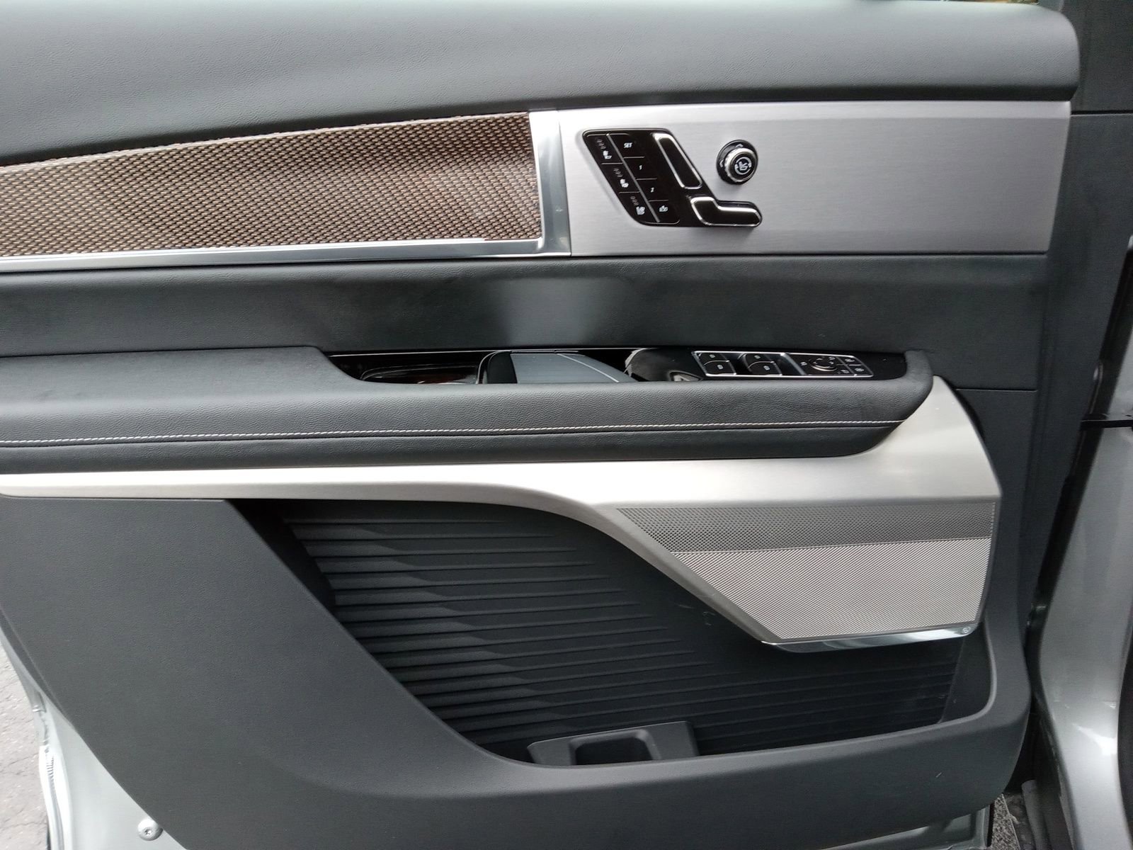 Certified 2026 Cadillac Vistiq Sport w/ LPO, Floor Liner Package image 8