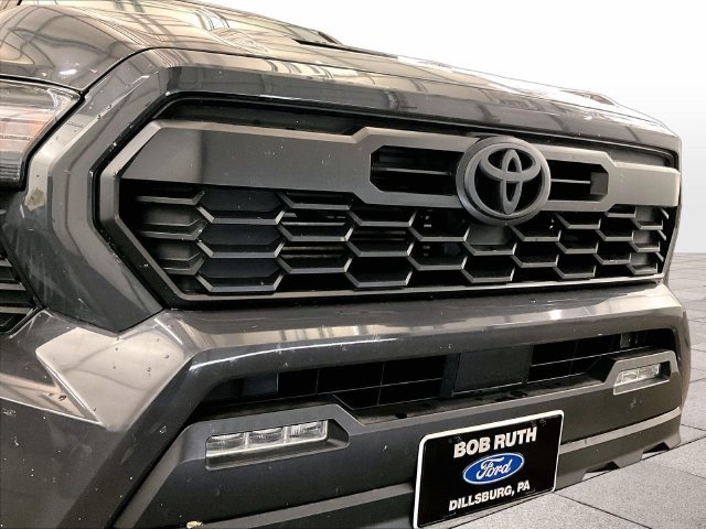 Used 2025 Toyota Tacoma TRD Sport AWD/4WD image 29