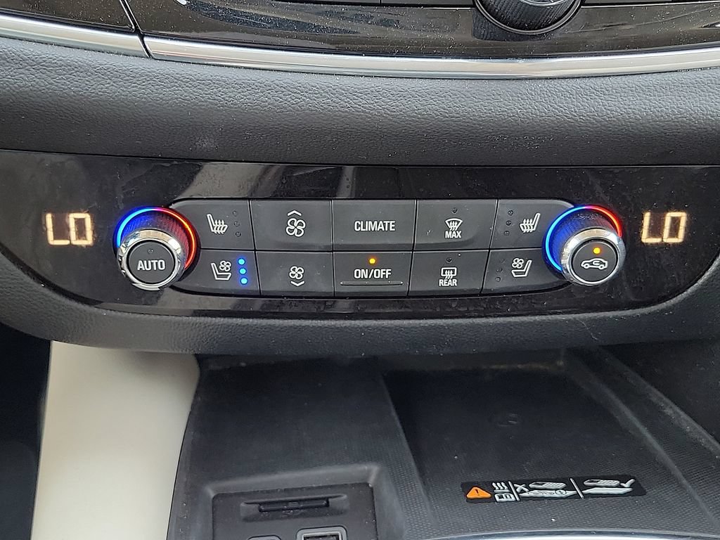 Used 2022 Buick Enclave Avenir FWD image 15