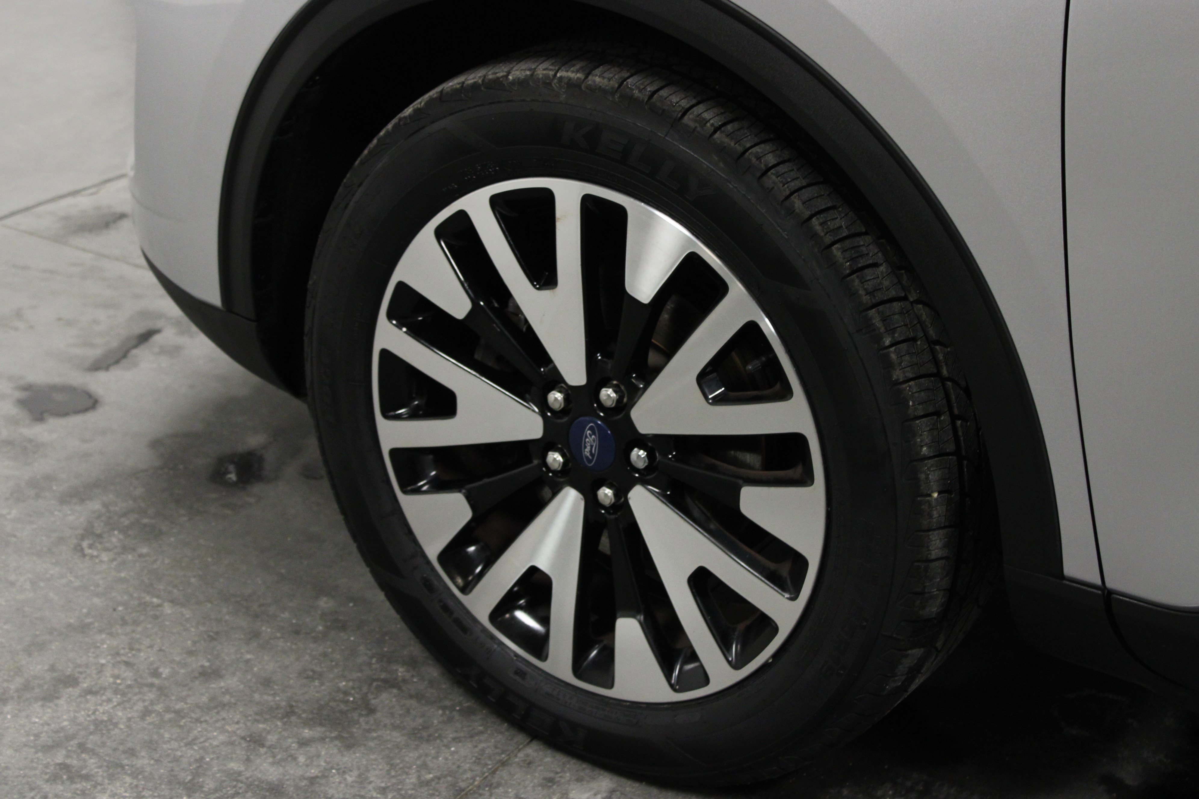 Used 2020 Ford Escape SE Sport image 9