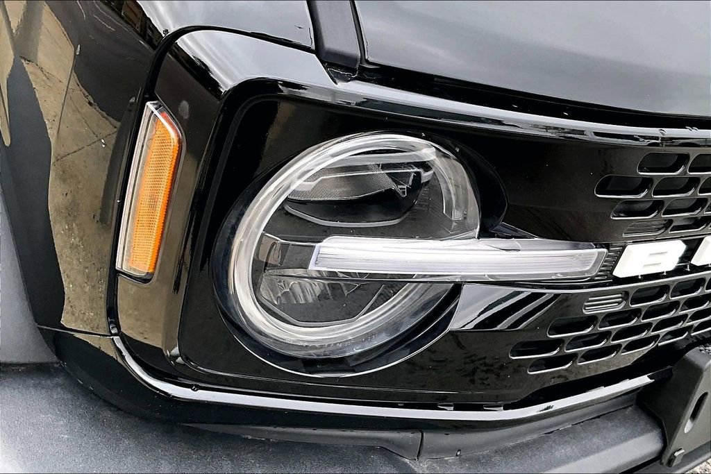 Certified 2025 Ford Bronco Outer Banks w/ Black Appearance Package AWD/4WD image 27