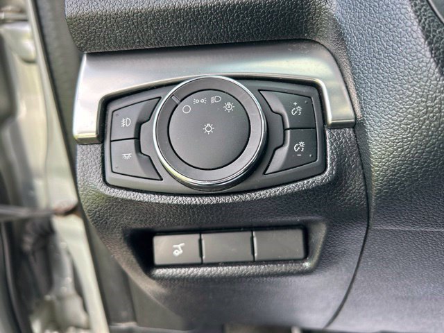 Used 2018 Ford Explorer XLT w/ Equipment Group 201A FWD image 19