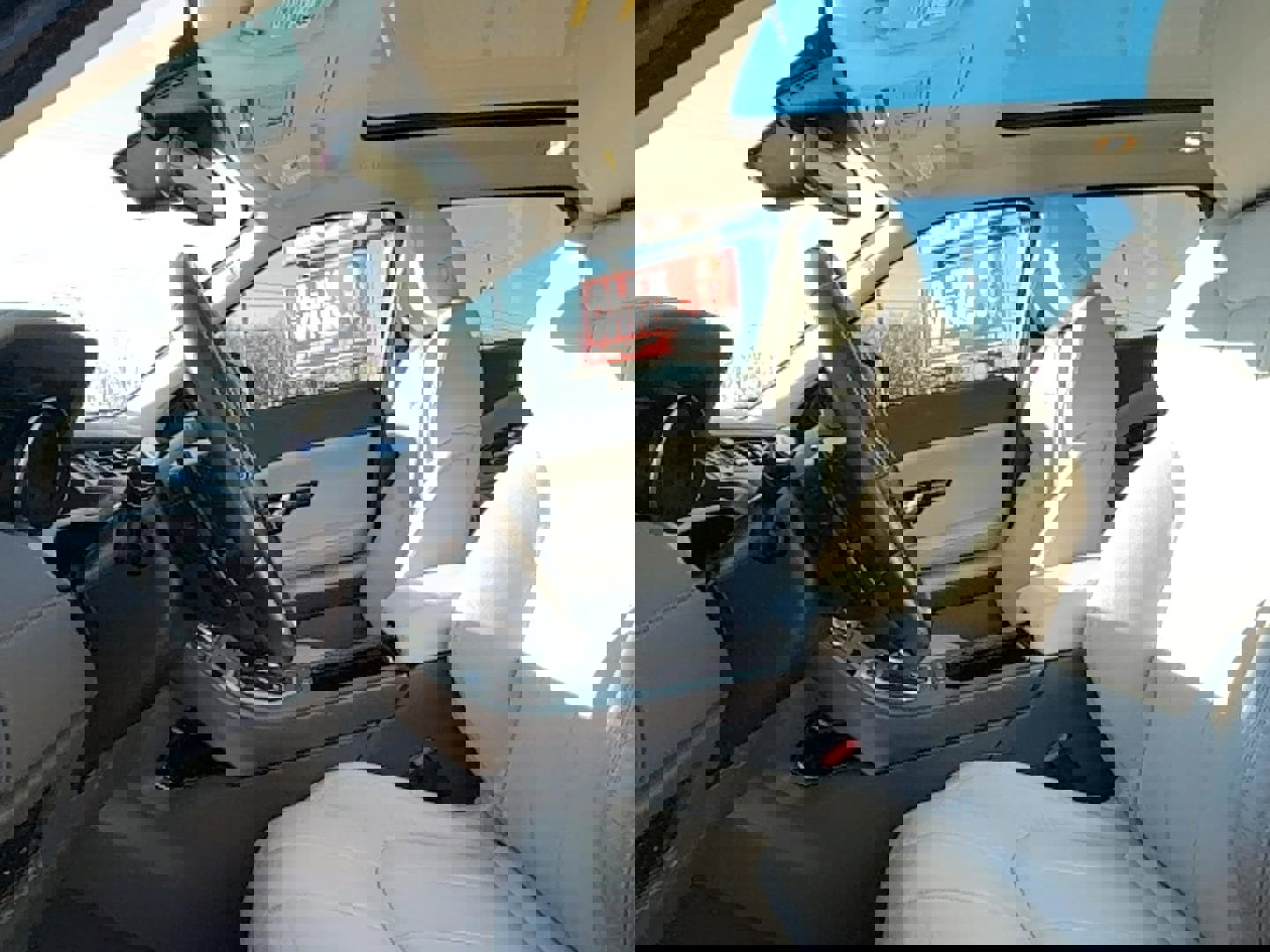 Used 2018 Land Rover Range Rover Evoque SE Premium image 22