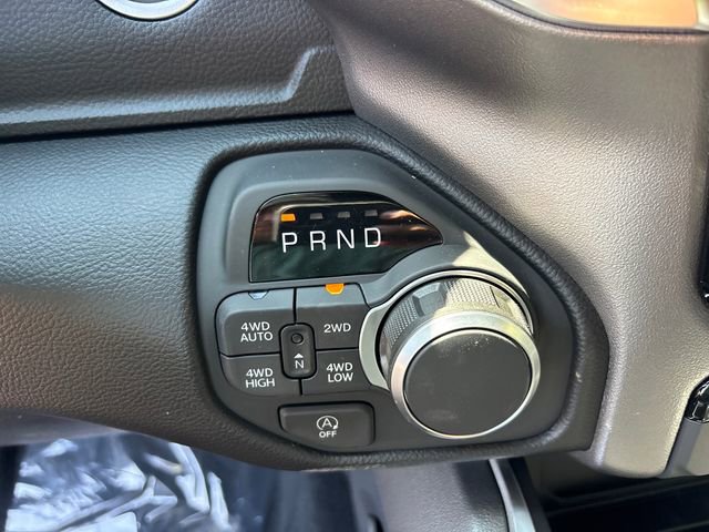 New 2026 RAM 1500 4x4 Crew Cab image 17