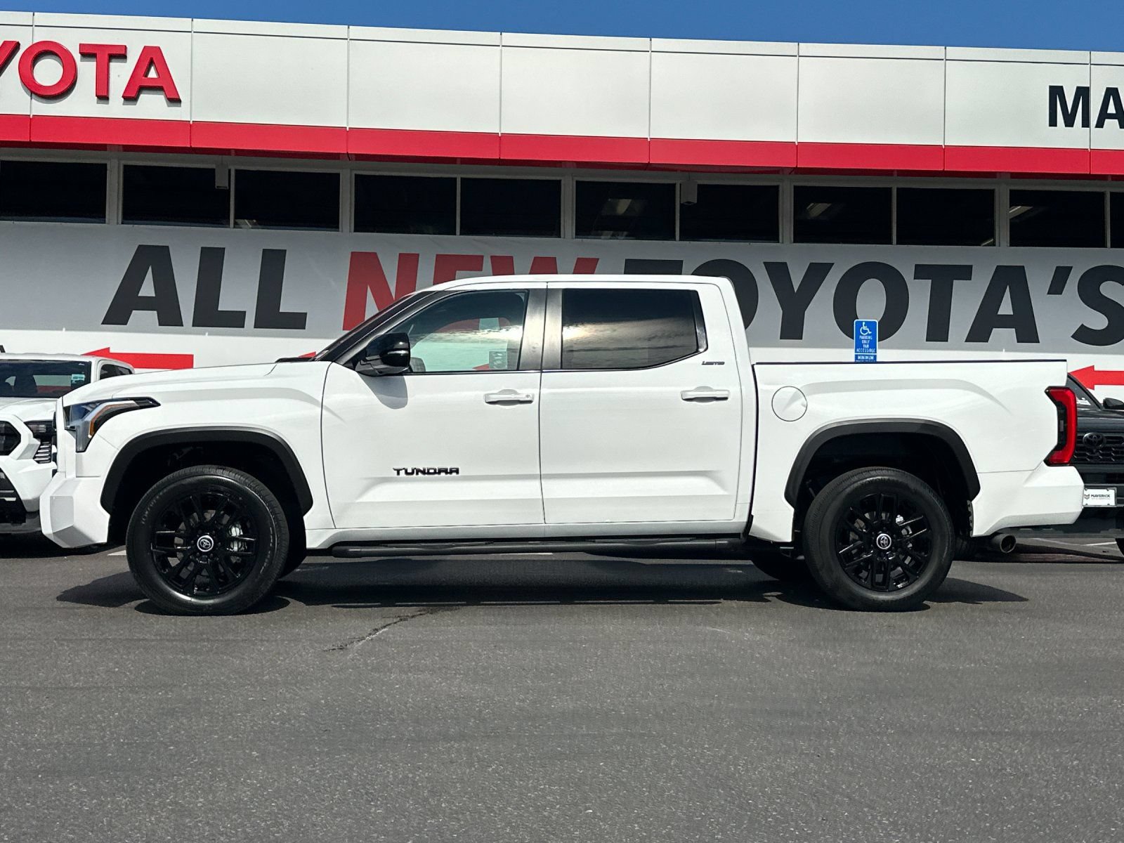 Used 2024 Toyota Tundra Limited AWD/4WD image 2