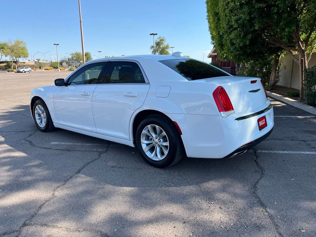 Used 2022 Chrysler 300 Touring image 6