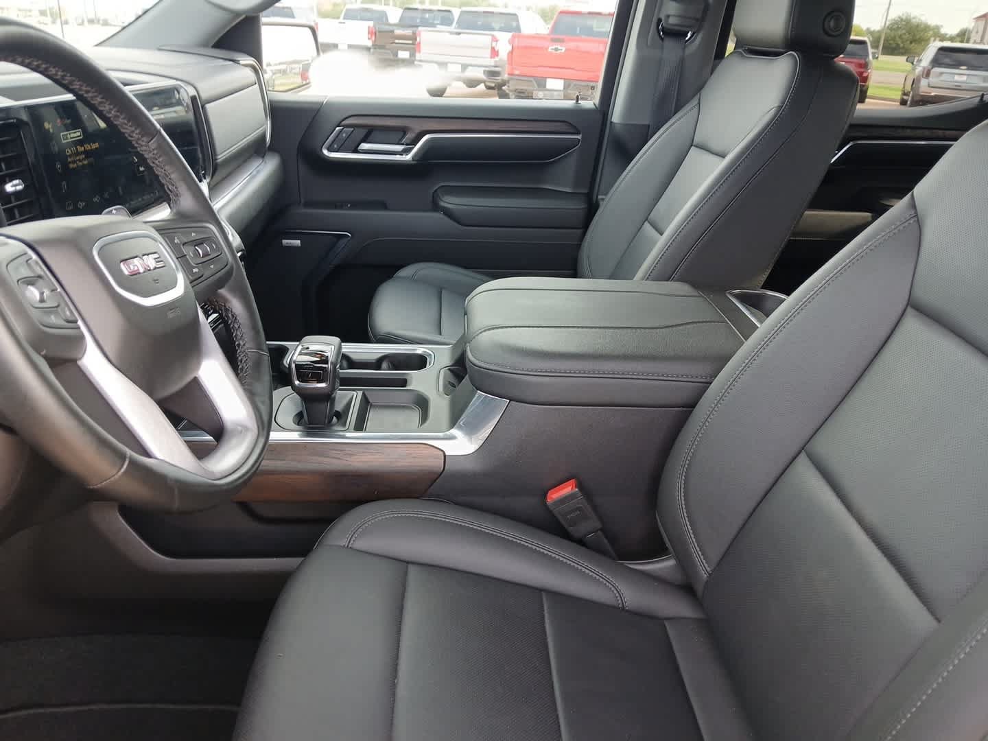 Used 2024 GMC Sierra 1500 SLT w/ SLT Premium Package AWD/4WD image 22