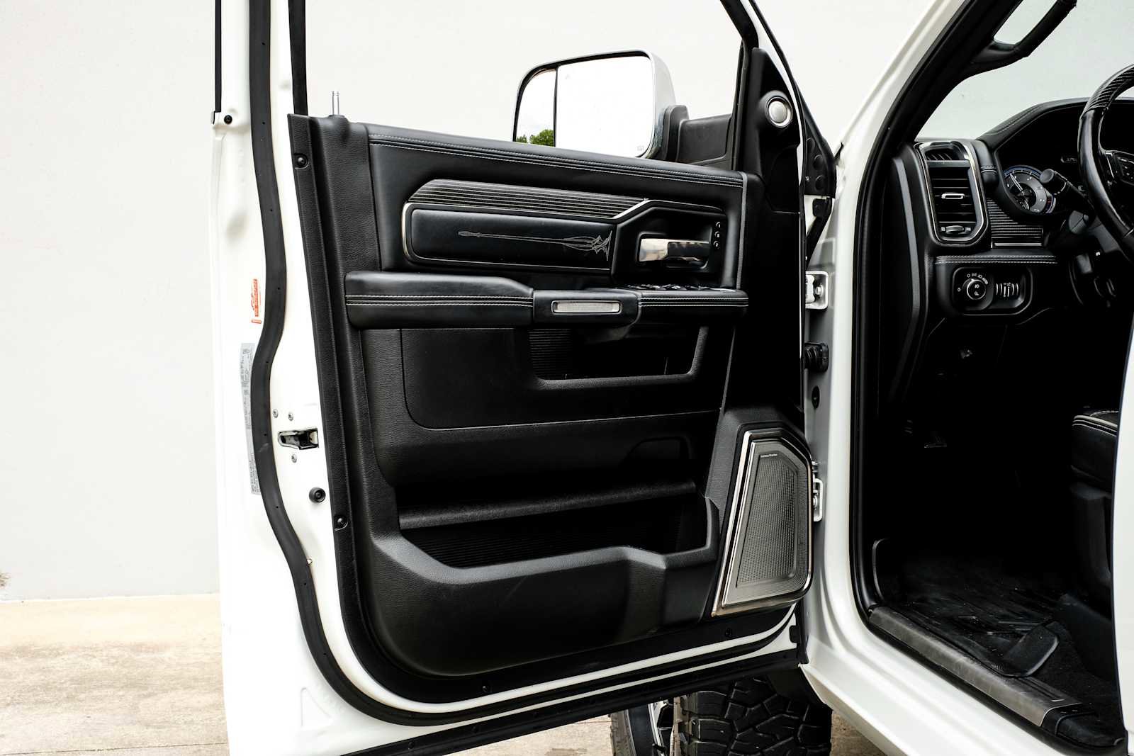 Used 2020 RAM 2500 Limited image 43