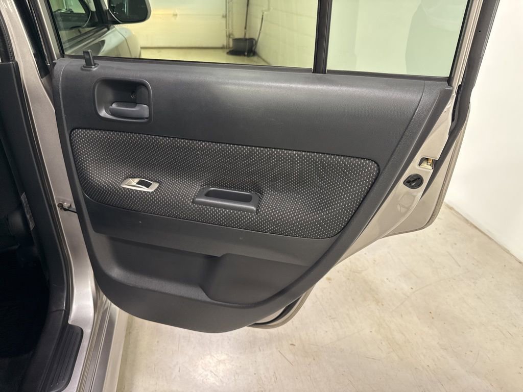 Used 2005 Scion xB FWD image 28