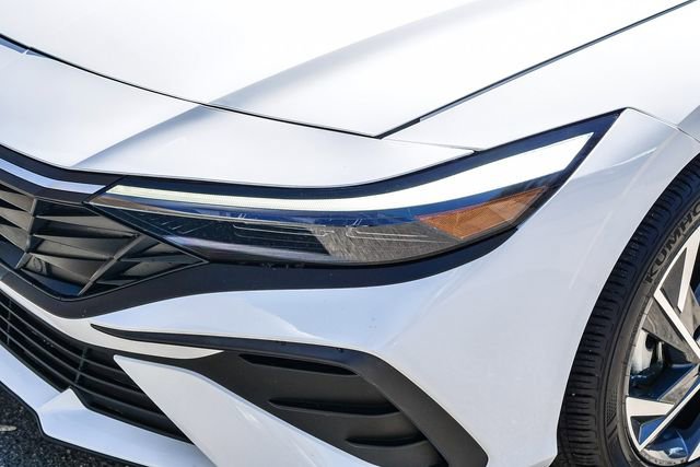 Certified 2025 Hyundai Elantra Sport image 11