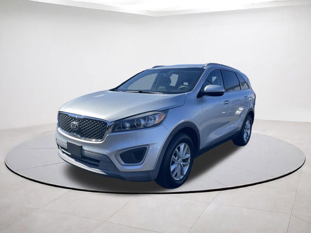 Used 2017 Kia Sorento FWD image 3