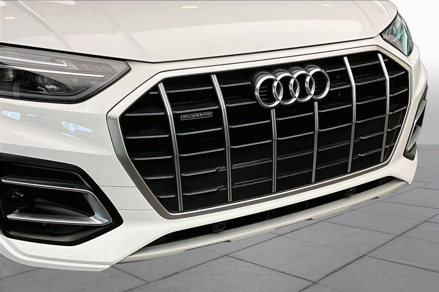 Used 2023 Audi Q5 2.0T Premium w/ Convenience Package AWD/4WD image 32
