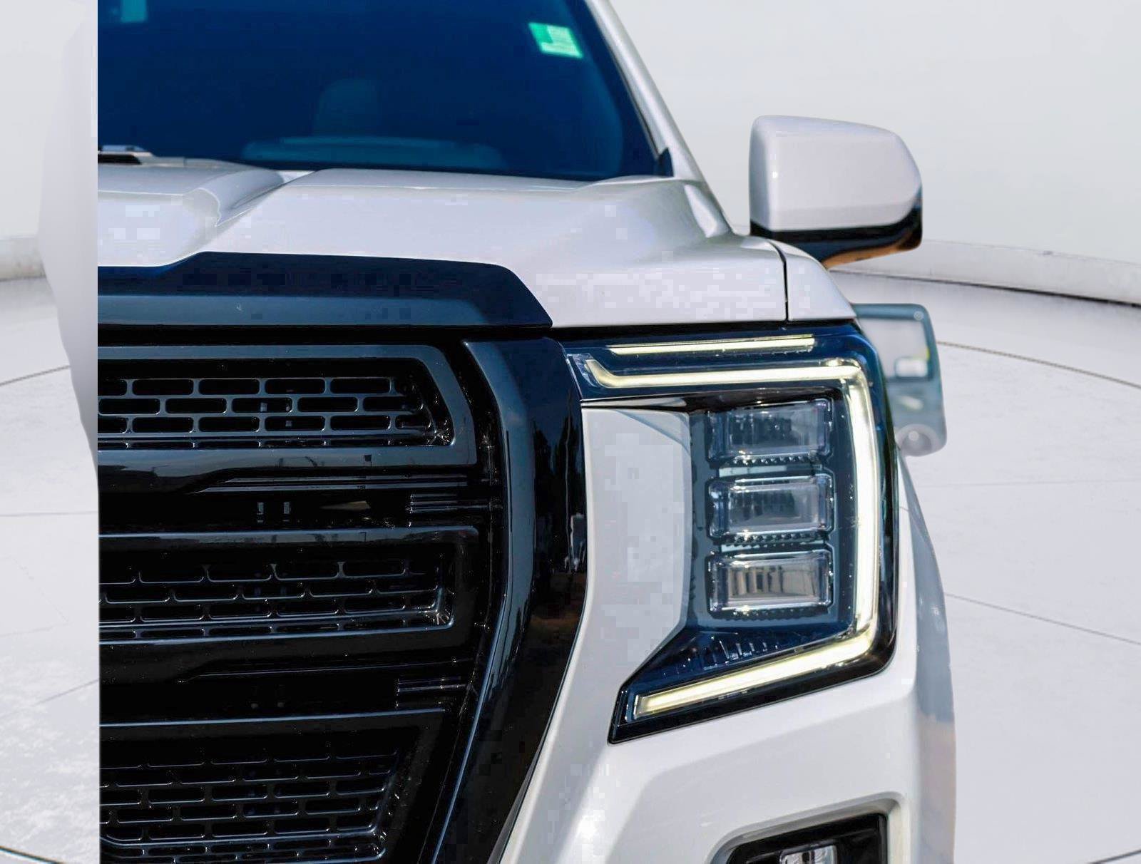 Used 2024 GMC Yukon AT4 w/ Technology Package AWD/4WD image 5