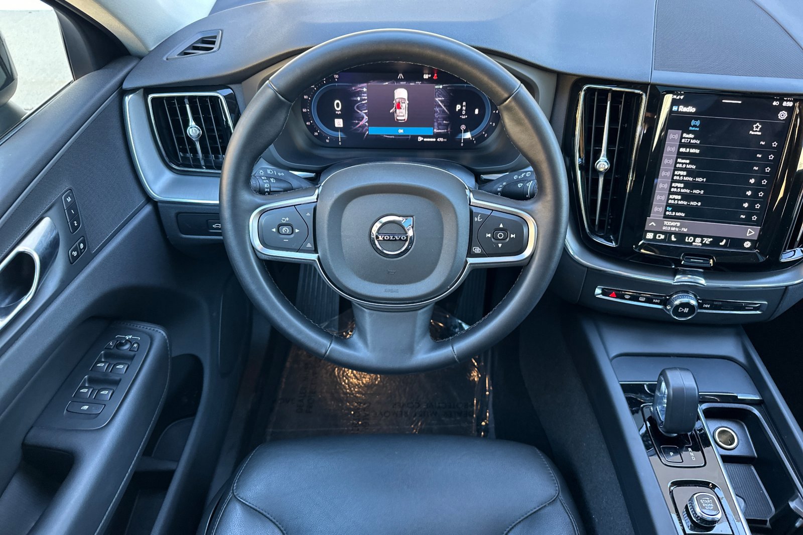 Certified 2025 Volvo XC60 B5 Core image 17