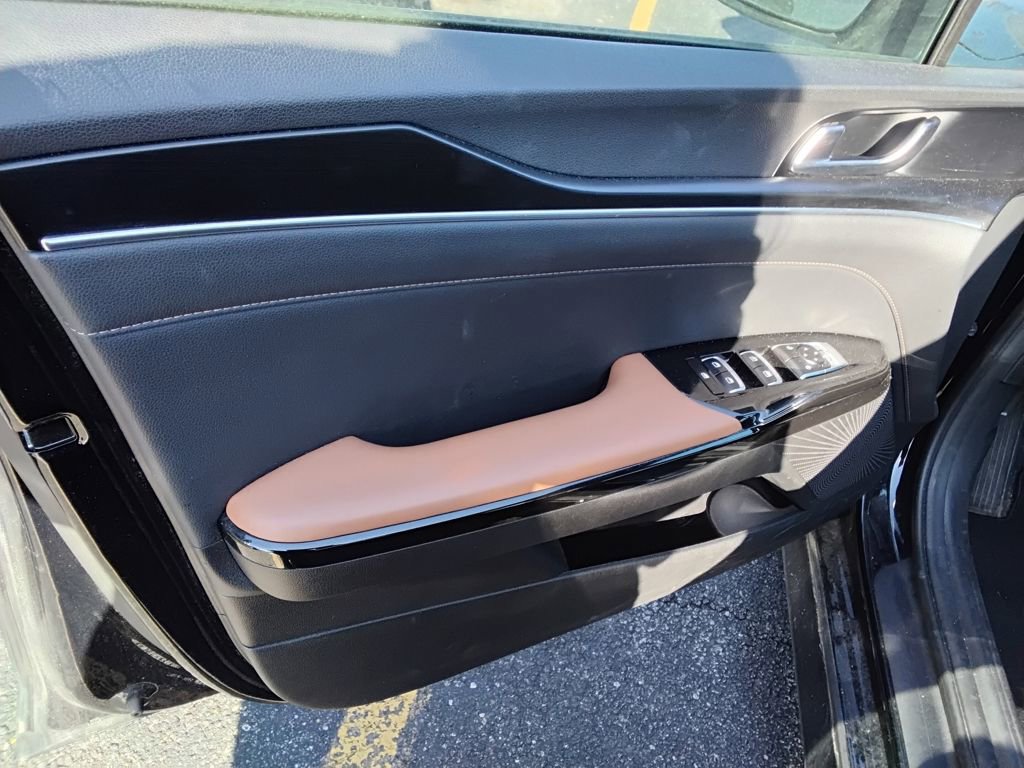 Used 2023 Kia K5 GT image 9