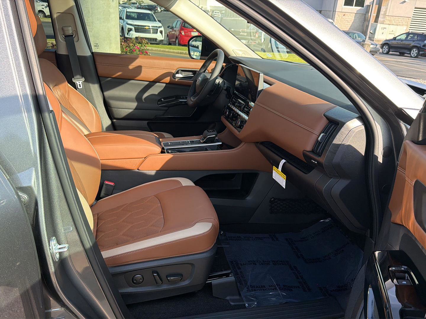 New 2026 Nissan Pathfinder Platinum w/ Cargo Package FWD image 14