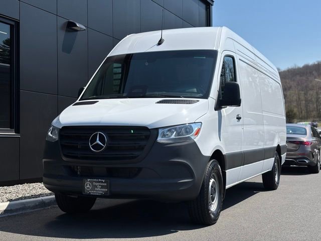 Used 2025 Mercedes-Benz Sprinter 2500 image 3
