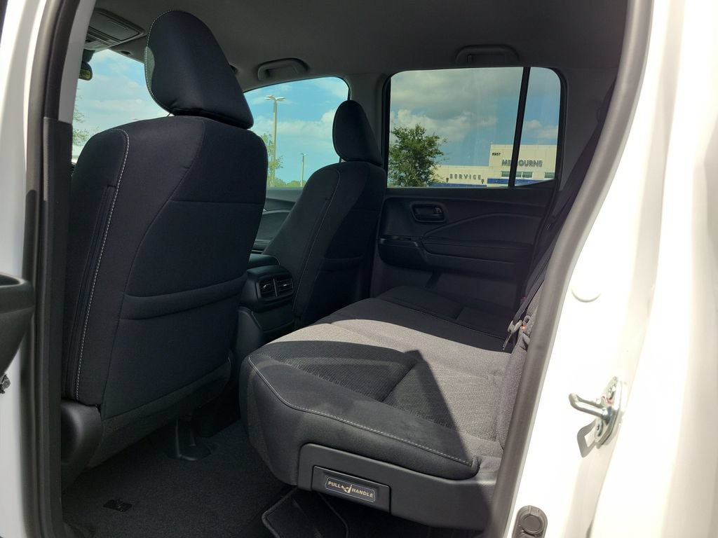 Used 2025 Honda Ridgeline Sport image 11